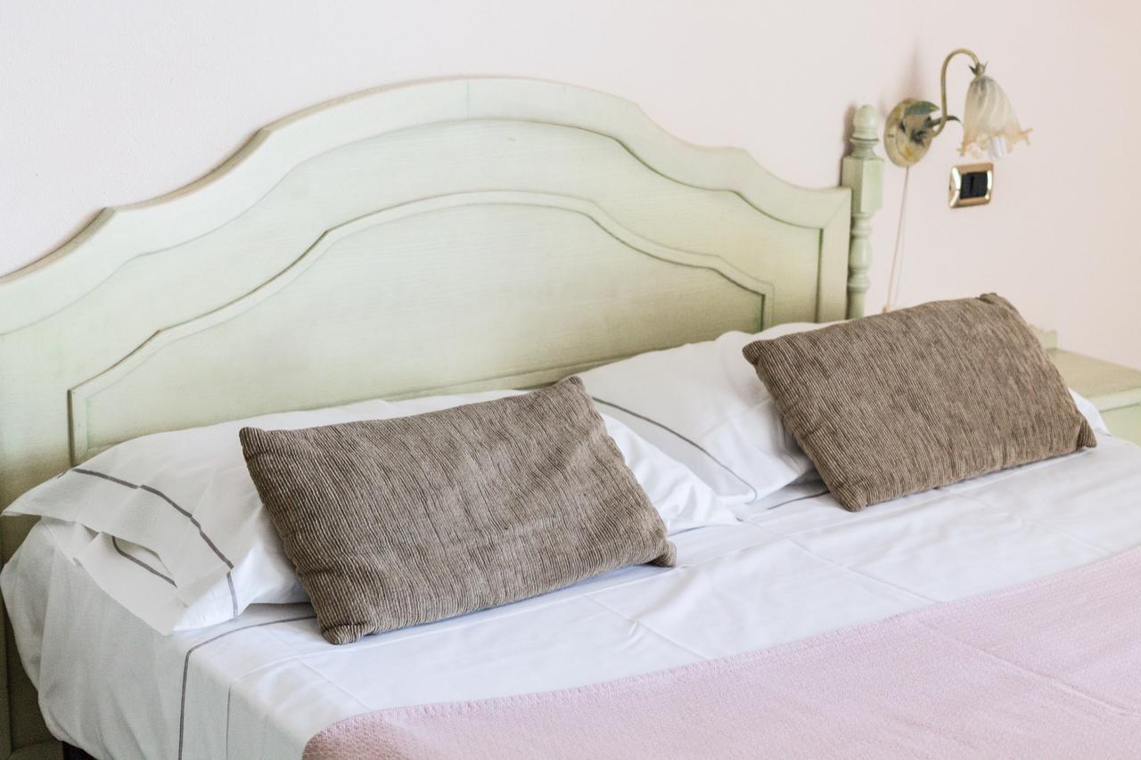 Hotel Villa Del Mare Sìnnai 部屋 写真