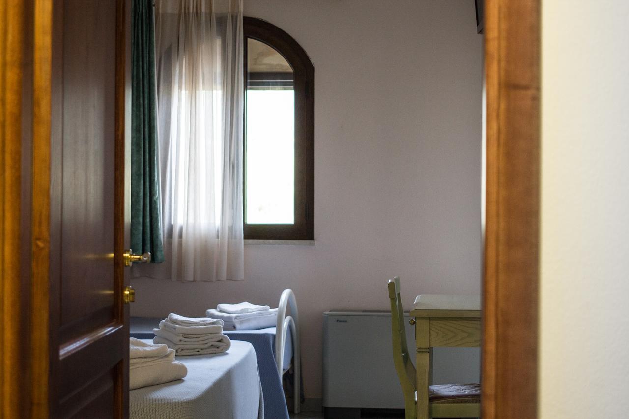 Hotel Villa Del Mare Sìnnai 部屋 写真